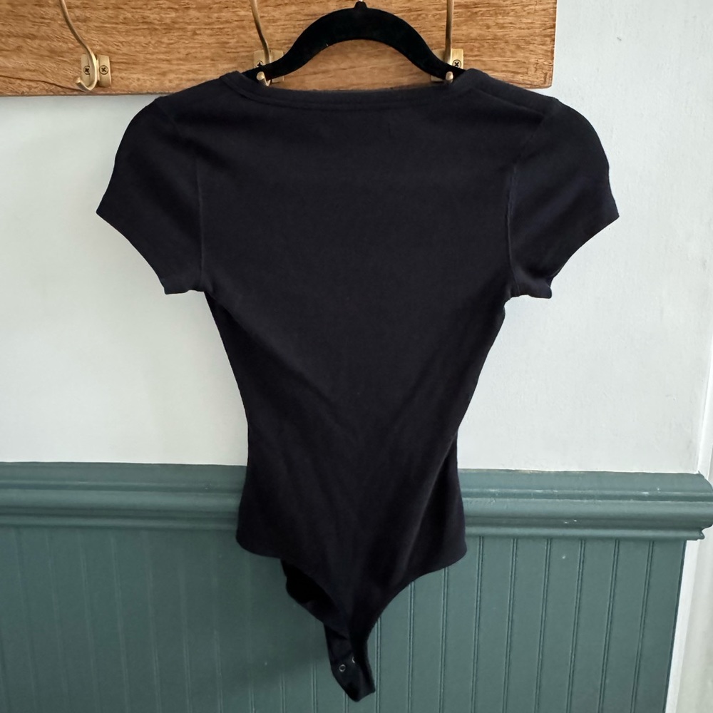 Ribbed short sleeve bodysuit - Picture 2 of 3